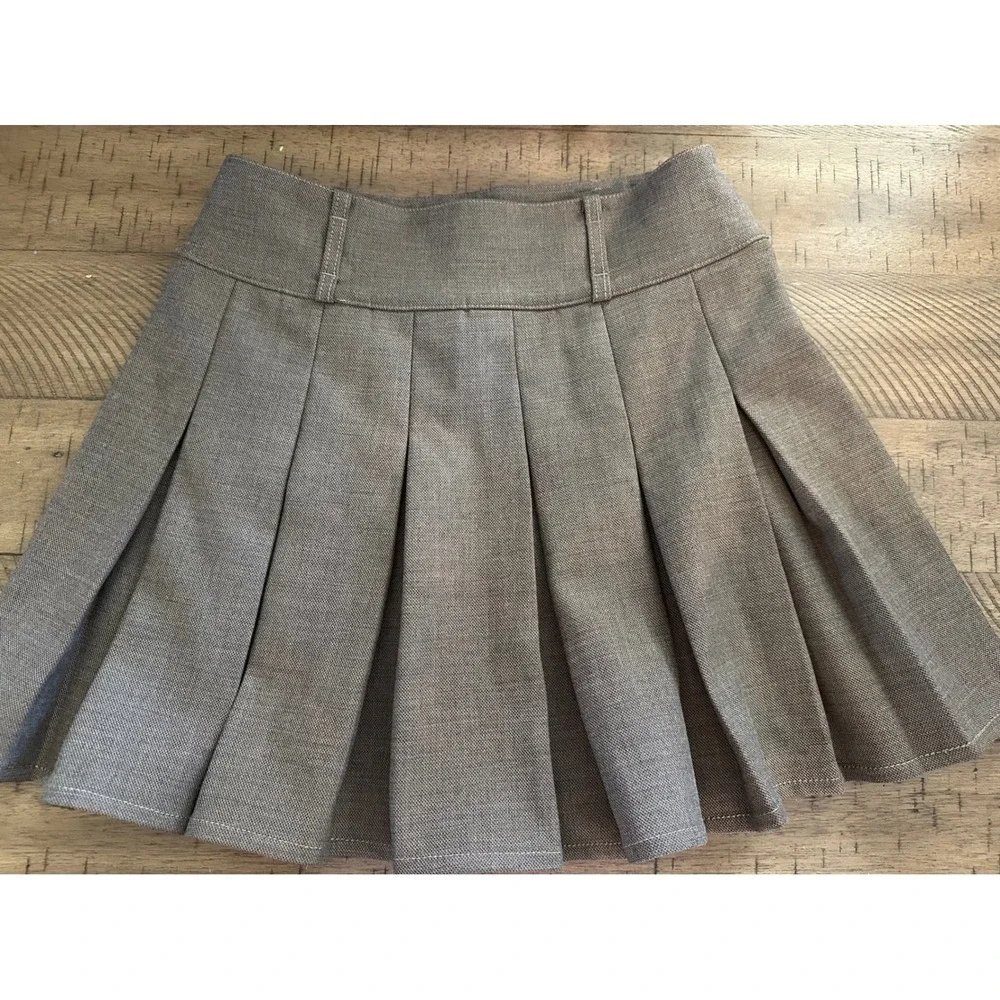 ONLY Grey Brown Pleated Mini Skirt – Size M (Piper Pleated‎ Skirt)